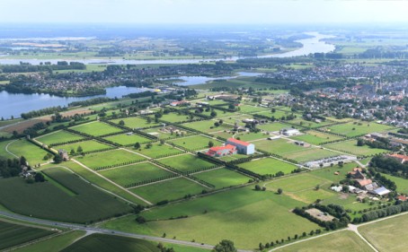 Luftbild des Rheins mit LVR-Archäologischem Park Xanten, Xanten und dem Fürstenberg